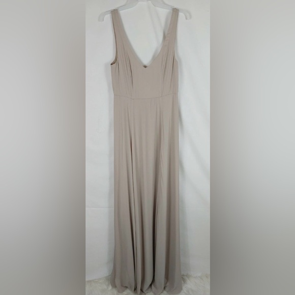 Show Me Your MuMu Dresses & Skirts - Show Me Your Mumu Jenn Maxi Dress in a neutral beige colored size small